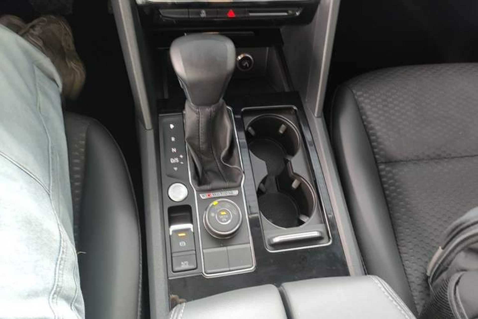 Used Volkswagen Teramont 2020 Revised Version 380TSI Four-Wheel Drive Comfort Edition Gear Lever
