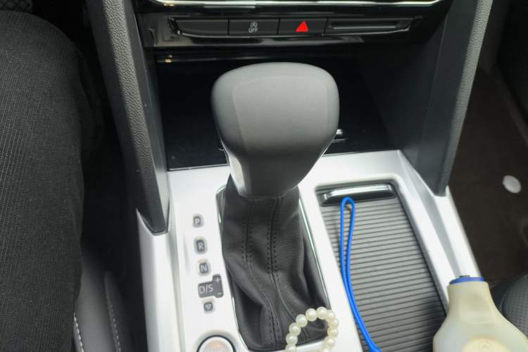 Used Volkswagen Teramont 2020 330TSI Two-Wheel-Drive Luxury Edition China VI Standard Gear Lever