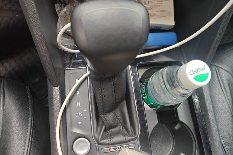 Used Volkswagen Teramont 2020 Revised Version 380TSI Four-Wheel Drive Luxury Edition Gear Lever