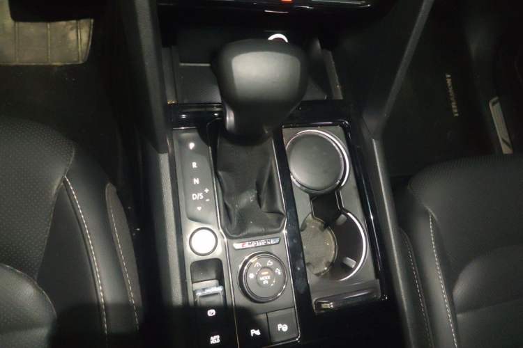 Used Volkswagen Teramont 2020 Revised Version 380TSI Four-Wheel Drive Luxury Edition Gear Lever