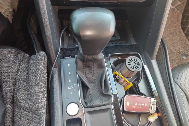 Used Volkswagen Teramont 2020 330TSI Two-Wheel-Drive Luxury Edition China VI Standard Gear Lever