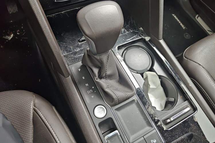 Used Volkswagen Teramont 2020 Revised Version 330TSI Two-Wheel Drive Luxury Edition Gear Lever