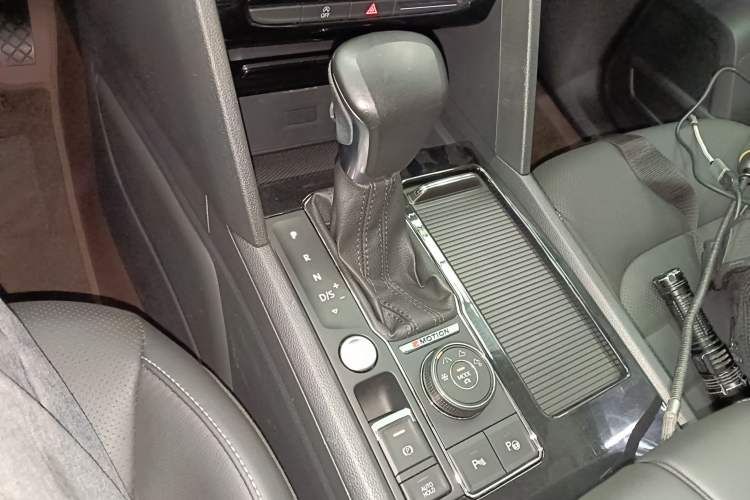 Used Volkswagen Teramont 2020 380TSI Four-Wheel Drive Luxury Version China VI Standard Gear Lever