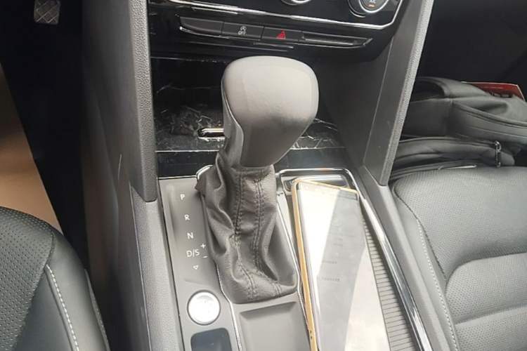 Used Volkswagen Teramont 2020 Revised Version 330TSI Two-Wheel Drive Luxury Edition Gear Lever