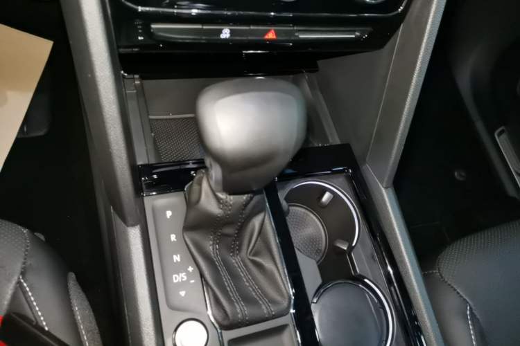 Used Volkswagen Teramont 2020 330TSI Two-Wheel-Drive Luxury Edition China VI Standard Gear Lever