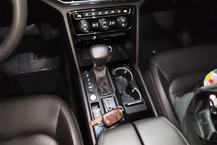 Used Volkswagen Teramont 2020 330TSI Two-Wheel-Drive Luxury Edition China VI Standard Gear Lever