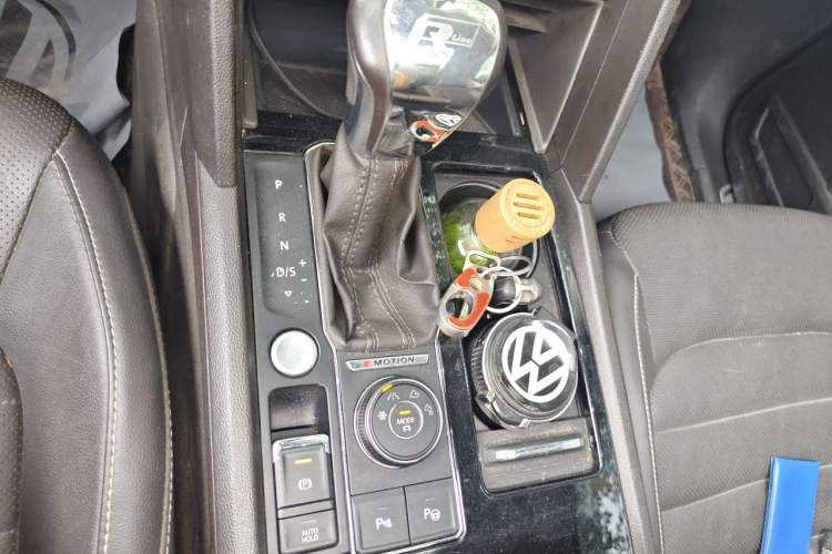 Used Volkswagen Teramont 2020 Revised Version 380TSI Four-Wheel Drive Luxury Edition Gear Lever