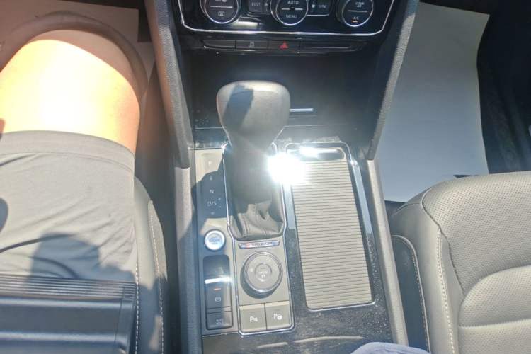 Used Volkswagen Teramont 2020 530 V6 Four-Wheel Drive Luxury Version China VI Standard Gear Lever