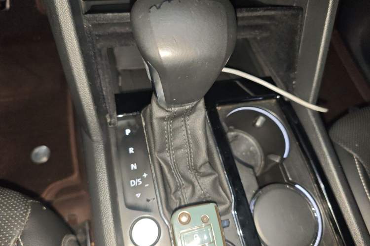 Used Volkswagen Teramont 2020 Revised Version 380TSI Four-Wheel Drive Flagship Edition Gear Lever