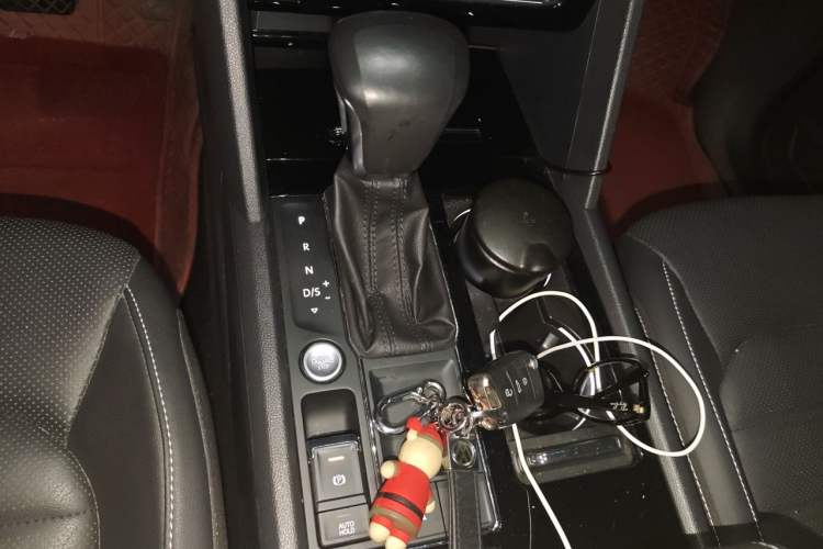 Used Volkswagen Teramont 2020 330TSI Two-Wheel-Drive Luxury Edition China VI Standard Gear Lever