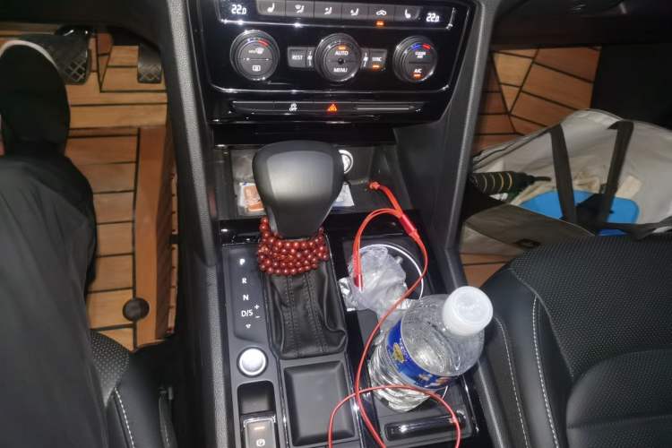 Used Volkswagen Teramont 2020 Revised Version 330TSI Two-Wheel Drive Luxury Edition Gear Lever