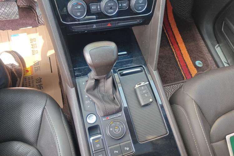 Used Volkswagen Teramont 2020 380TSI Four-Wheel Drive Luxury Version China VI Standard Gear Lever