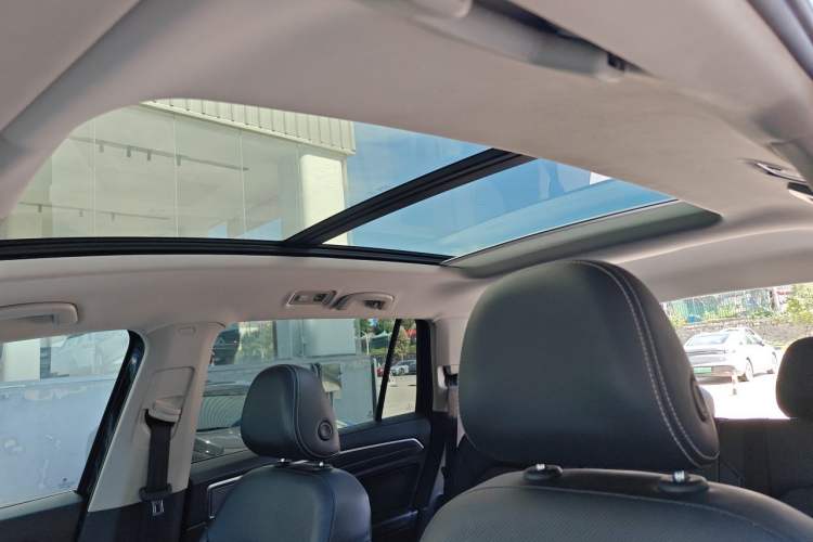 Used Volkswagen Teramont 2020 Revised Version 380TSI Four-Wheel Drive Luxury Edition Headliner