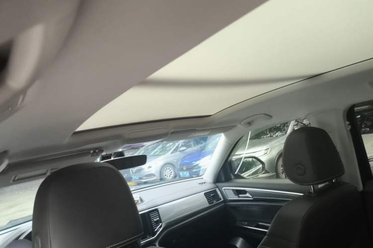 Used Volkswagen Teramont 2020 Revised Version 330TSI Two-Wheel Drive Luxury Edition Headliner