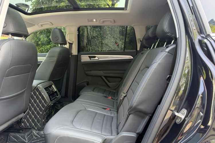 Used Volkswagen Teramont 2020 330TSI Two-Wheel-Drive Luxury Edition China VI Standard Interior 1