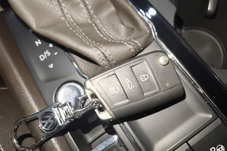 Used Volkswagen Teramont 2020 330TSI Two-Wheel-Drive Luxury Edition China VI Standard Interior 1