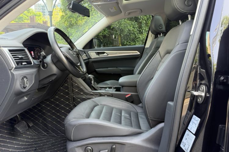 Used Volkswagen Teramont 2020 330TSI Two-Wheel-Drive Luxury Edition China VI Standard Interior 2