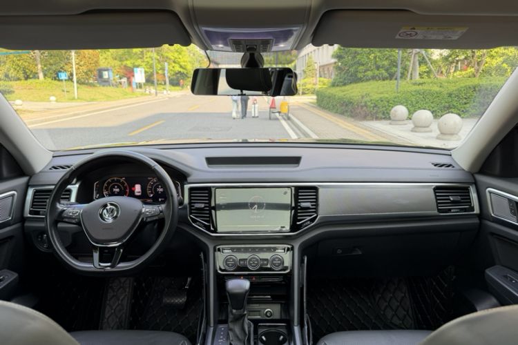 Used Volkswagen Teramont 2020 330TSI Two-Wheel-Drive Luxury Edition China VI Standard Interior 3