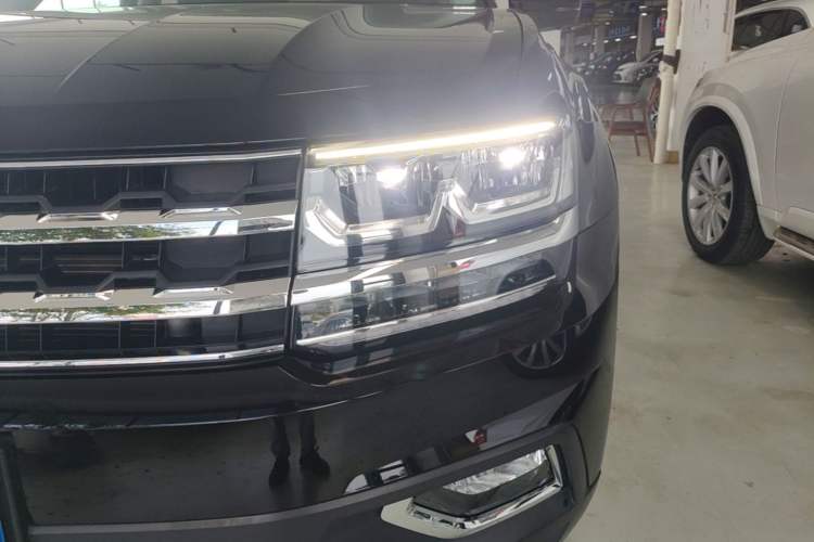 Used Volkswagen Teramont 2020 Revised Version 380TSI Four-Wheel Drive Luxury Edition Left Front Headlight