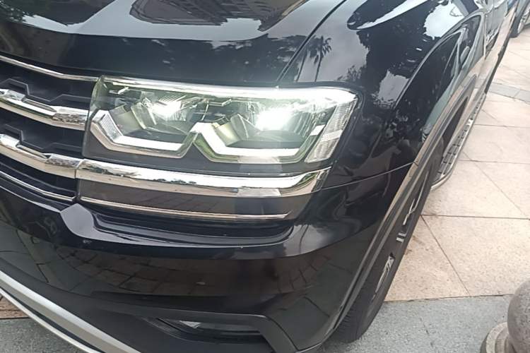 Used Volkswagen Teramont 2020 330TSI Two-Wheel-Drive Luxury Edition China VI Standard Left Front Headlight