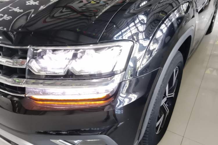 Used Volkswagen Teramont 2020 330TSI Two-Wheel-Drive Luxury Edition China VI Standard Left Front Headlight