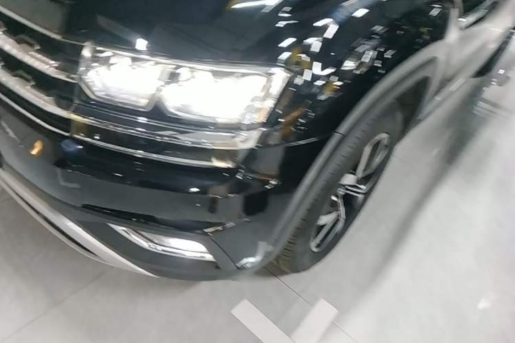Used Volkswagen Teramont 2020 Revised Version 330TSI Two-Wheel Drive Luxury Edition Left Front Headlight
