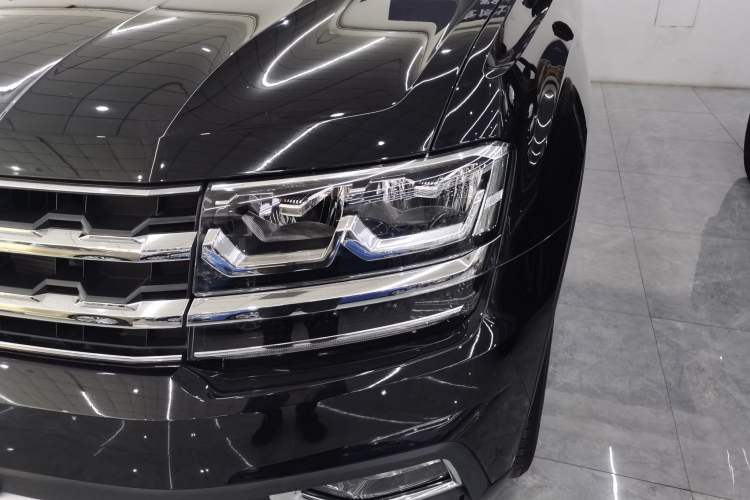 Used Volkswagen Teramont 2020 Revised Version 380TSI Four-Wheel Drive Luxury Edition Left Front Headlight