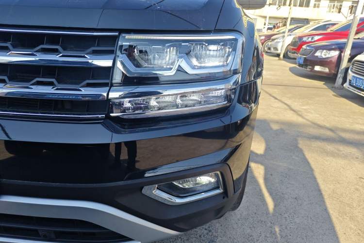 Used Volkswagen Teramont 2020 Revised Version 530 V6 Four-Wheel Drive Luxury Edition Left Front Headlight