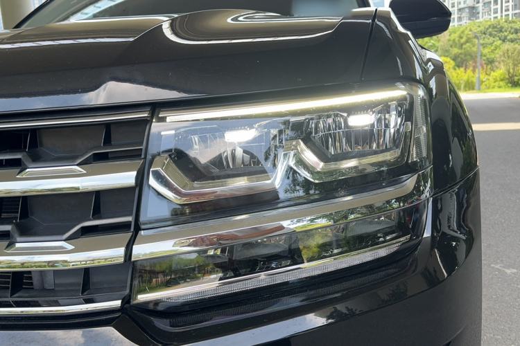Used Volkswagen Teramont 2020 Revised Version 330TSI Two-Wheel Drive Comfort Edition Left Front Headlight