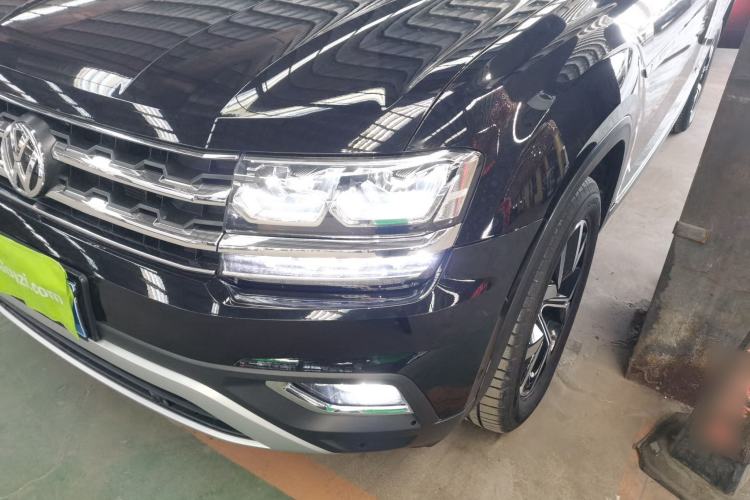 Used Volkswagen Teramont 2020 Revised Version 330TSI Two-Wheel Drive Luxury Edition Left Front Headlight