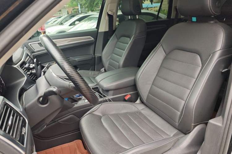 Used Volkswagen Teramont 2020 Revised Version 380TSI Four-Wheel Drive Luxury Edition Left Front Seat