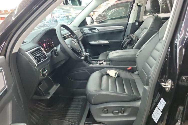 Used Volkswagen Teramont 2020 Revised Version 380TSI Four-Wheel Drive Luxury Edition Left Front Seat
