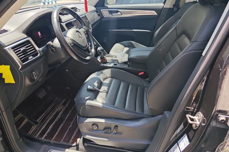 Used Volkswagen Teramont 2020 Revised Version 330TSI Two-Wheel Drive Luxury Edition Left Front Seat