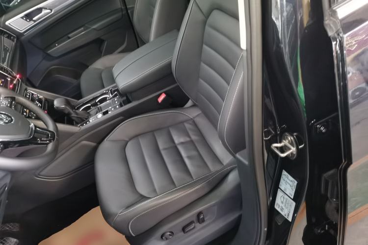 Used Volkswagen Teramont 2020 Revised Version 330TSI Two-Wheel Drive Luxury Edition Left Front Seat