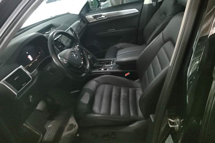 Used Volkswagen Teramont 2020 Revised Version 330TSI Two-Wheel Drive Luxury Edition Left Front Seat
