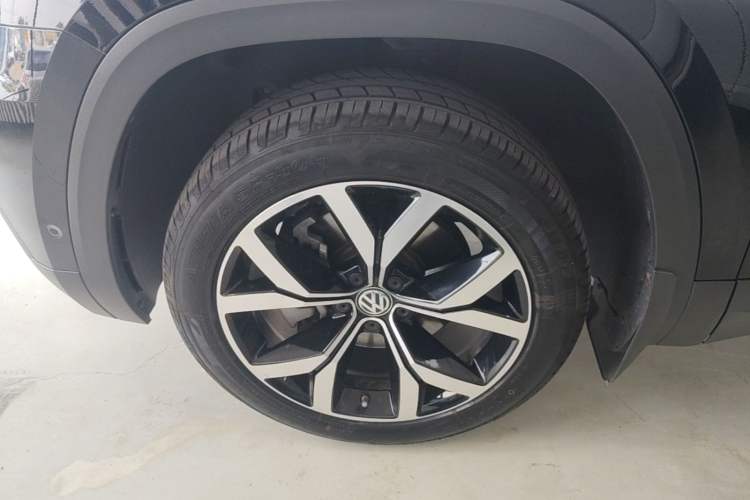 Used Volkswagen Teramont 2020 Revised Version 380TSI Four-Wheel Drive Luxury Edition Left Front Wheel Hub