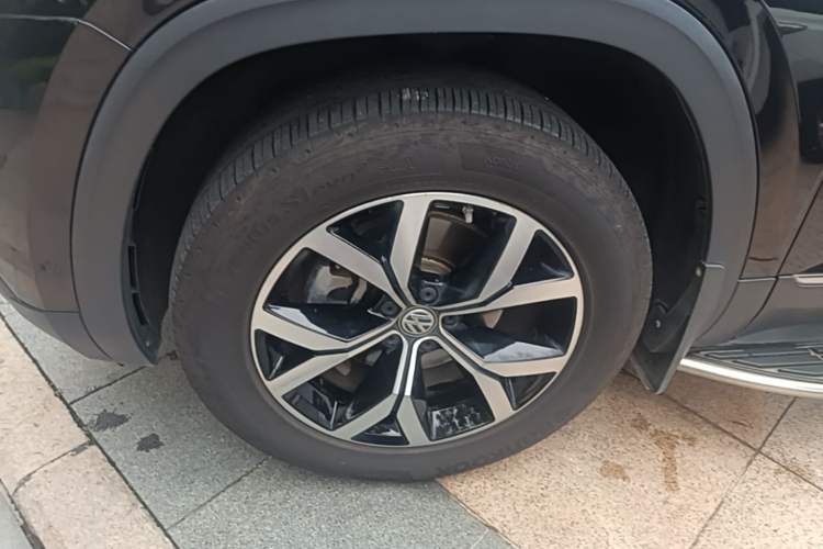 Used Volkswagen Teramont 2020 330TSI Two-Wheel-Drive Luxury Edition China VI Standard Left Front Wheel Hub