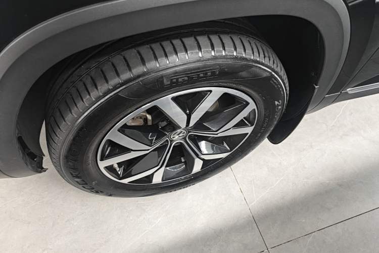 Used Volkswagen Teramont 2020 Revised Version 380TSI Four-Wheel Drive Luxury Edition Left Front Wheel Hub
