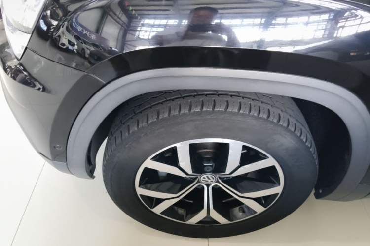 Used Volkswagen Teramont 2020 330TSI Two-Wheel-Drive Luxury Edition China VI Standard Left Front Wheel Hub