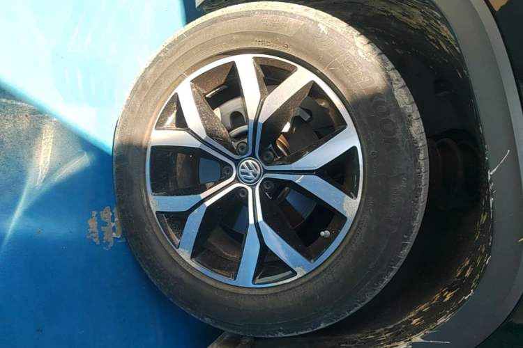 Used Volkswagen Teramont 2020 330TSI Two-Wheel-Drive Luxury Edition China VI Standard Left Front Wheel Hub
