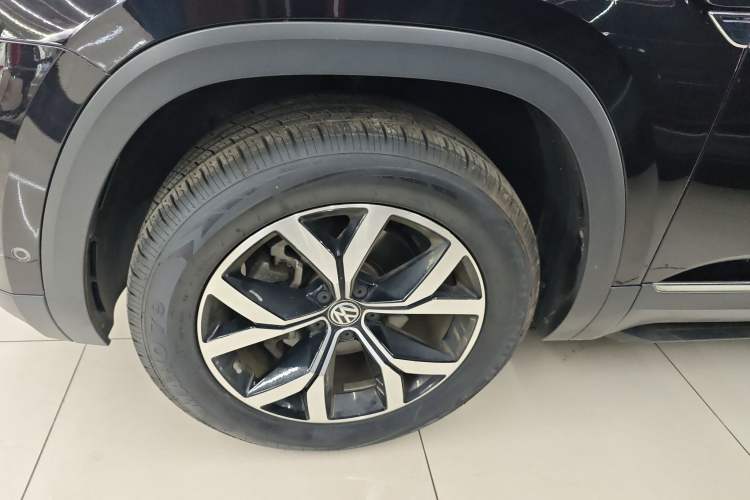 Used Volkswagen Teramont 2020 Revised Version 380TSI Four-Wheel Drive Luxury Edition Left Front Wheel Hub