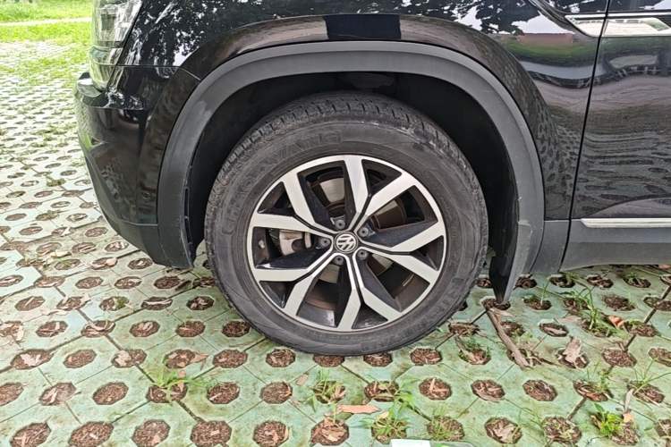 Used Volkswagen Teramont 2020 Revised Version 330TSI Two-Wheel Drive Luxury Edition Left Front Wheel Hub
