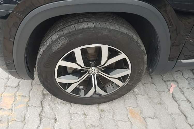Used Volkswagen Teramont 2020 Revised Version 330TSI Two-Wheel Drive Luxury Edition Left Front Wheel Hub