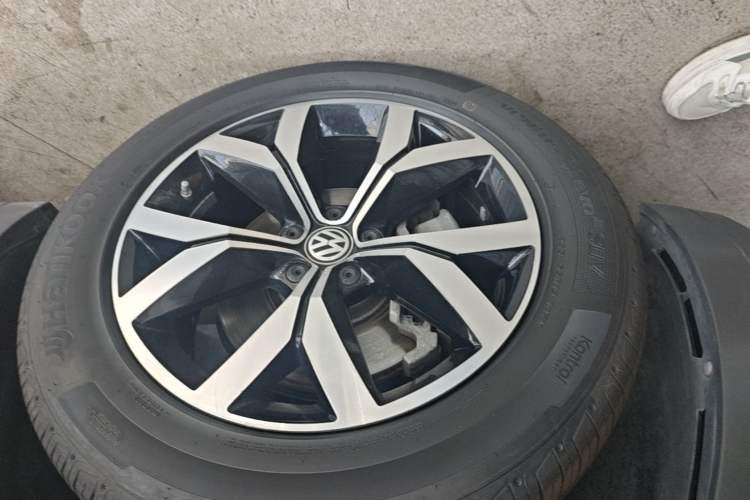 Used Volkswagen Teramont 2020 380TSI Four-Wheel Drive Luxury Version China VI Standard Left Front Wheel Hub