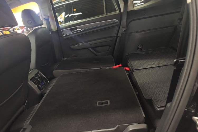 Used Volkswagen Teramont 2020 Revised Version 380TSI Four-Wheel Drive Comfort Edition Left Rear Seat