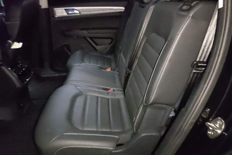 Used Volkswagen Teramont 2020 Revised Version 380TSI Four-Wheel Drive Luxury Edition Left Rear Seat