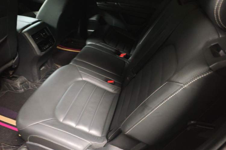 Used Volkswagen Teramont 2020 Revised Version 330TSI Two-Wheel Drive Luxury Edition Left Rear Seat