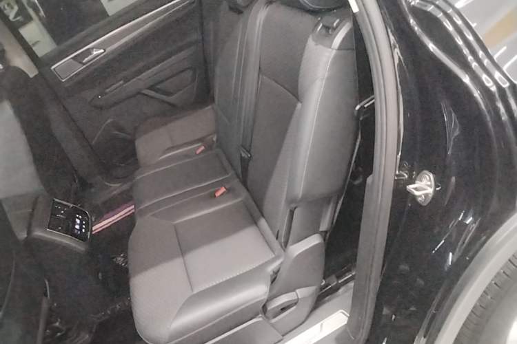 Used Volkswagen Teramont 2020 Revised Version 380TSI Four-Wheel Drive Comfort Edition Left Rear Seat