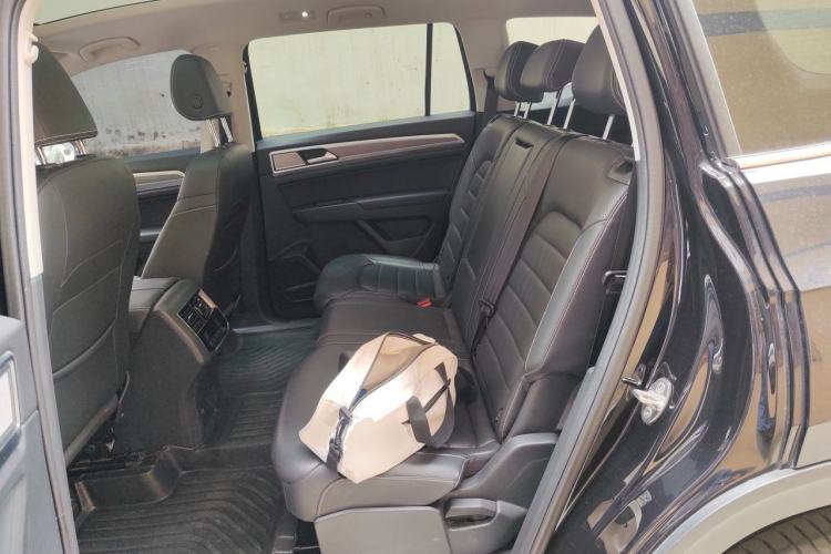 Used Volkswagen Teramont 2020 Revised Version 380TSI Four-Wheel Drive Luxury Edition Left Rear Seat