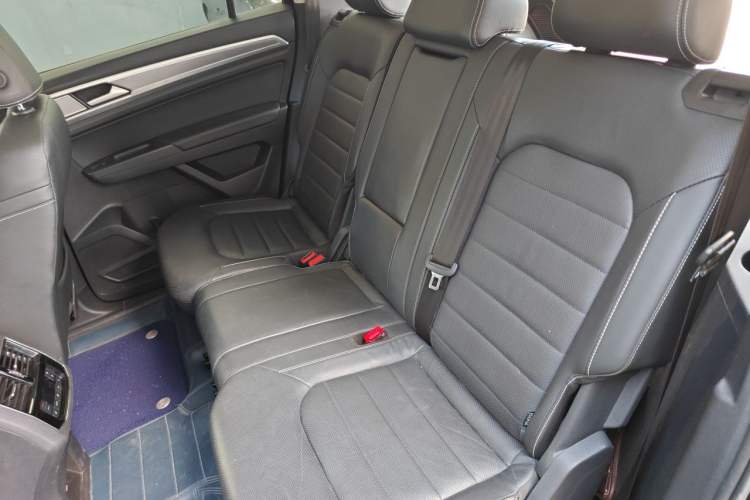 Used Volkswagen Teramont 2020 Revised Version 380TSI Four-Wheel Drive Luxury Edition Left Rear Seat